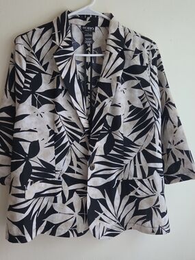 Soho Apparel Black and Cream Tropical-Print Women's Blazer